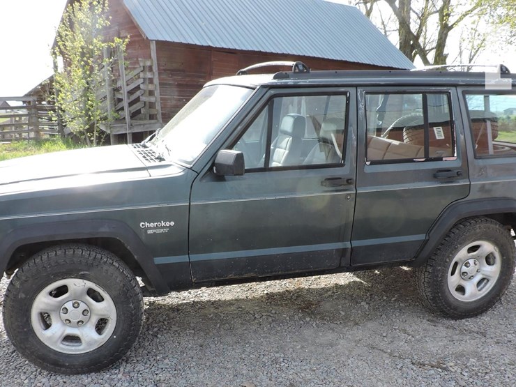 1993-jeep-cherokee-image-1
