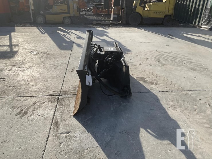 2019-bobcat-80-image-2