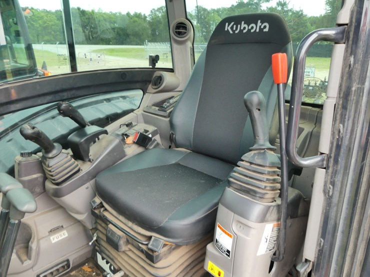 kubota-u55-5-image-12