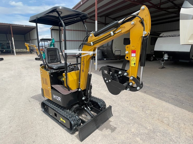 #3003-•-unused-2026-cfg-mini-excavator-image-3
