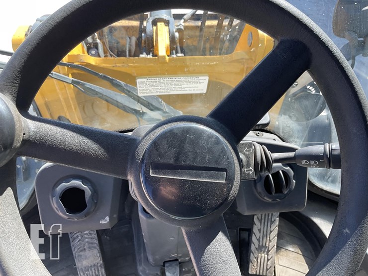 2020-deere-324l-image-14