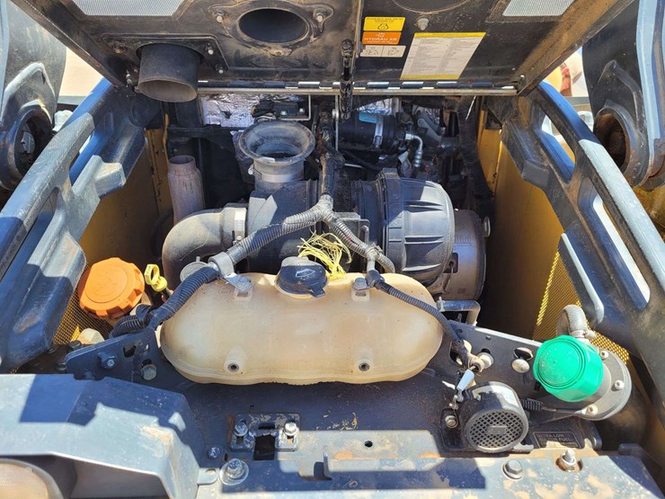 deere-320g-image-8