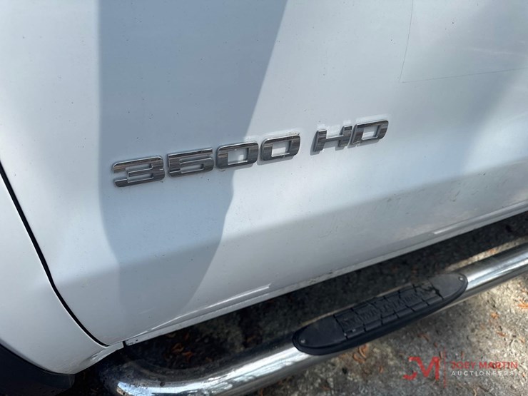 2018-gmc-3500-image-8