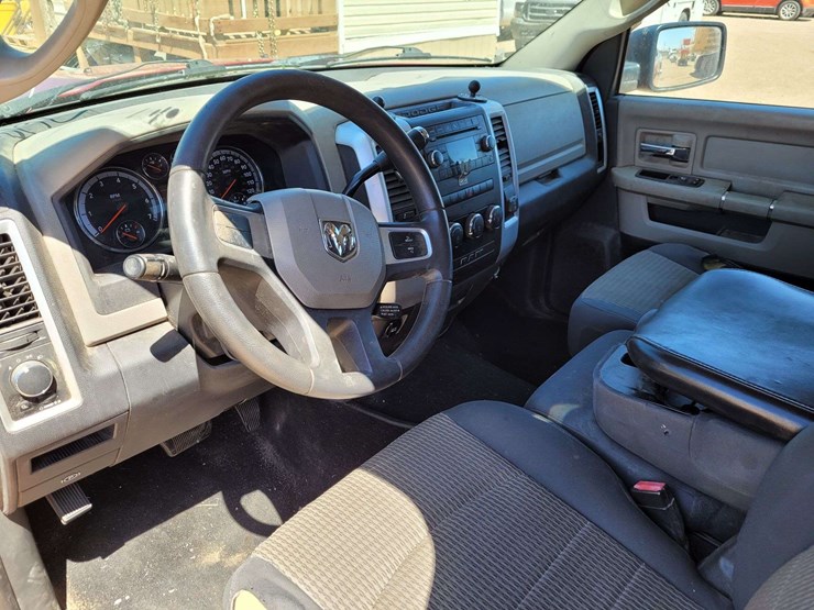 2010-dodge-ram-1500-image-13