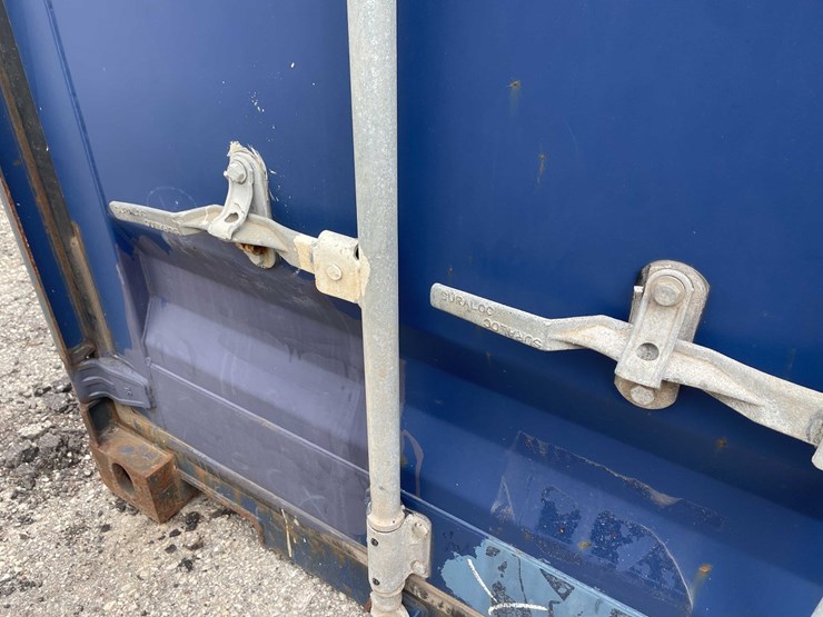 #1498-•-20'-shipping-container-image-11