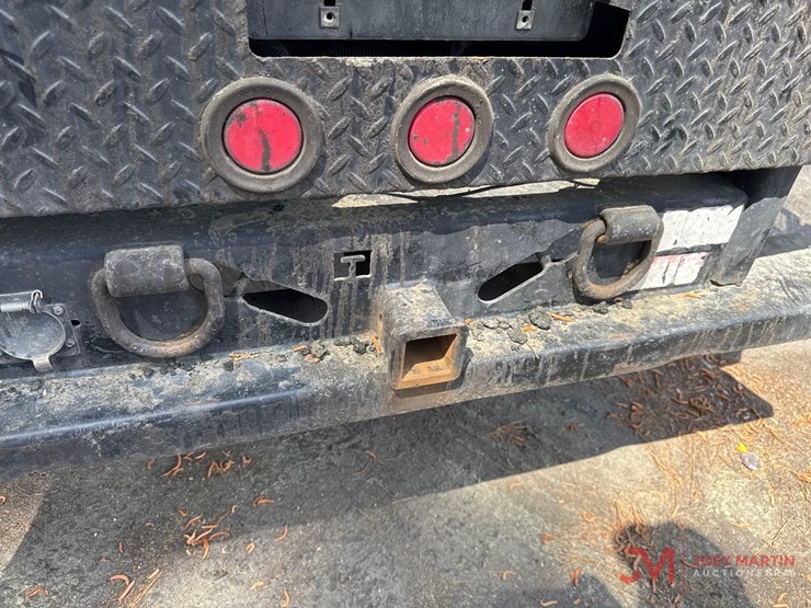 2014-ram-5500-heavy-duty-flatbed-truck-image-14
