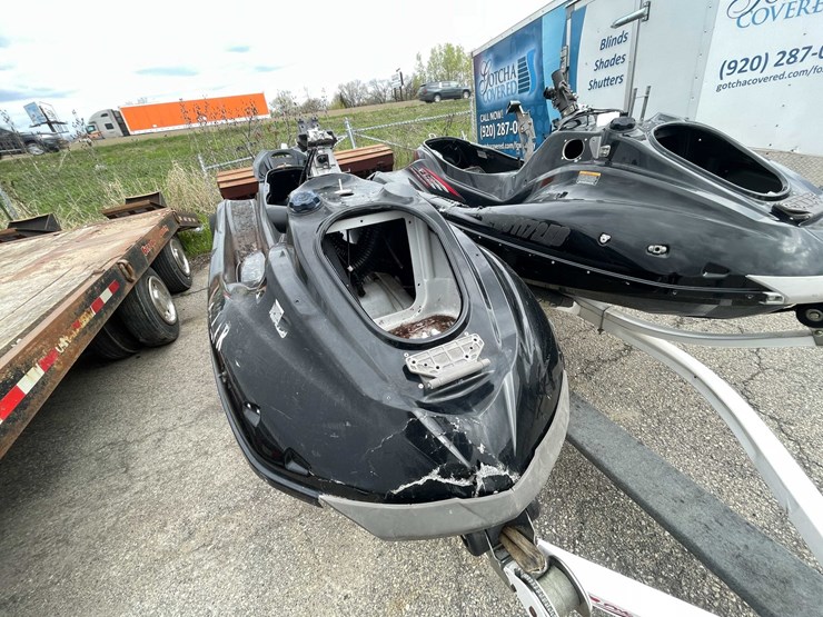 #1490-•-double-pwc-shorelander-trailer-&-waverunners-image-47