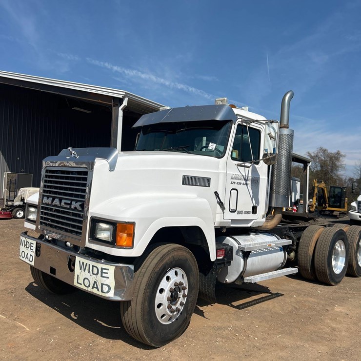 2000 MACK CH613