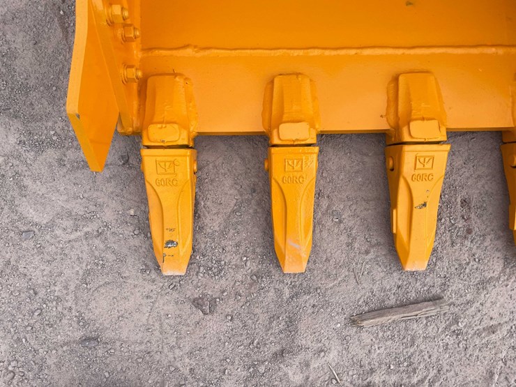 2026-caterpillar-305-image-6
