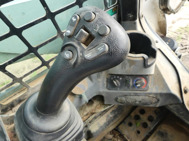 2023-bobcat-t770-image-14