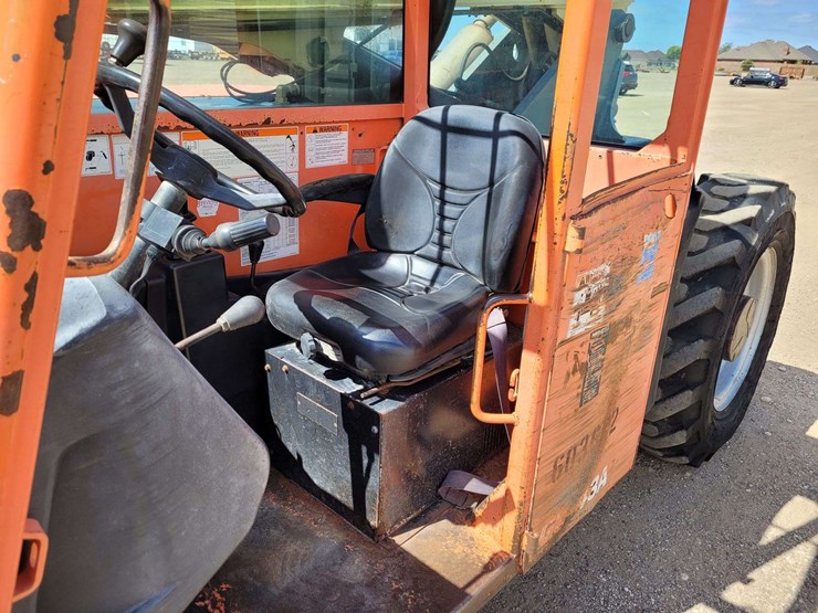 2006-jlg-g9-43a-image-13