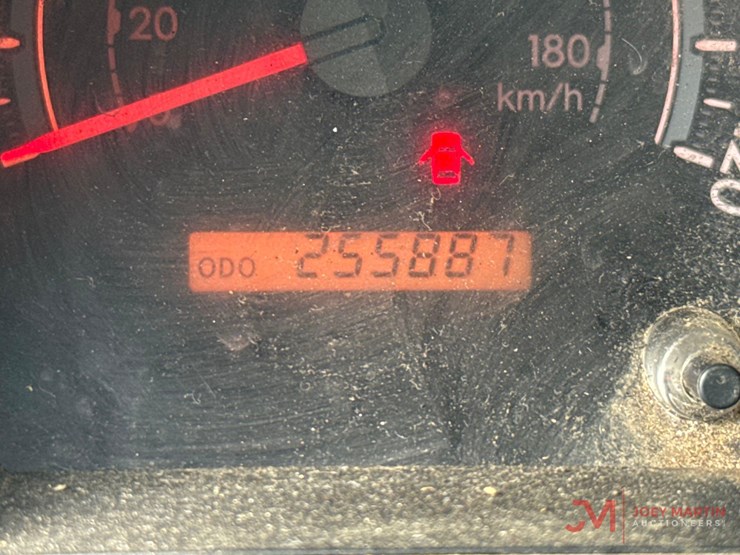 2011-toyota-tundra-sr5-image-44