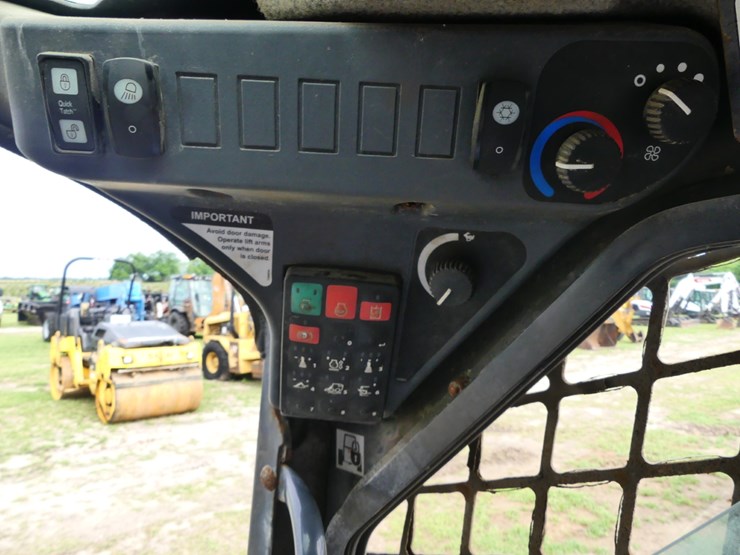 deere-332g-image-15