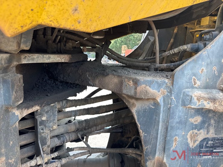 2017-komatsu-wa470-8-image-23