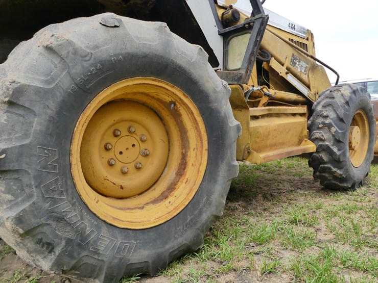 caterpillar-416b-image-10