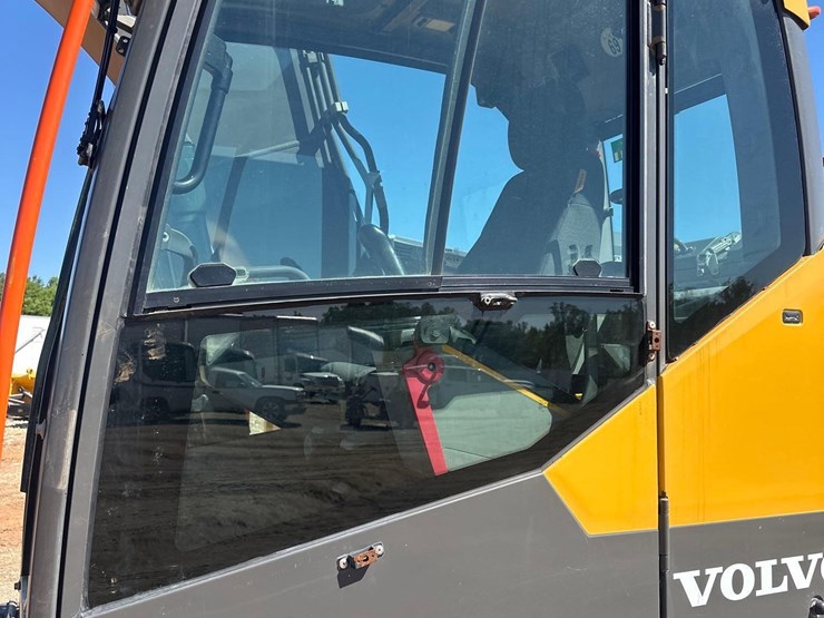2021-volvo-ec140el-image-30