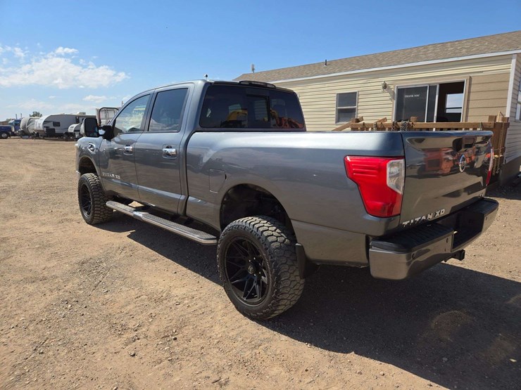 2017-nissan-titan-image-4