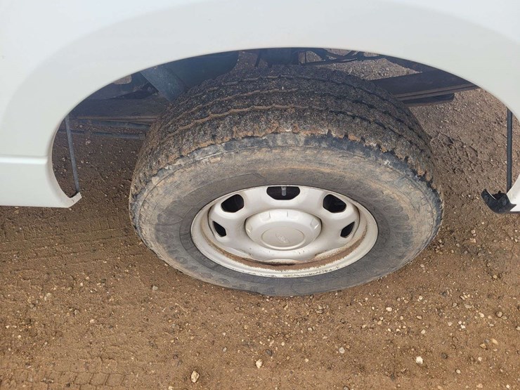 2011-ford-f150-xl-image-17