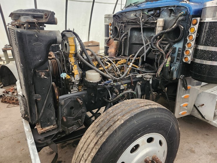 2004-peterbilt-379-image-22