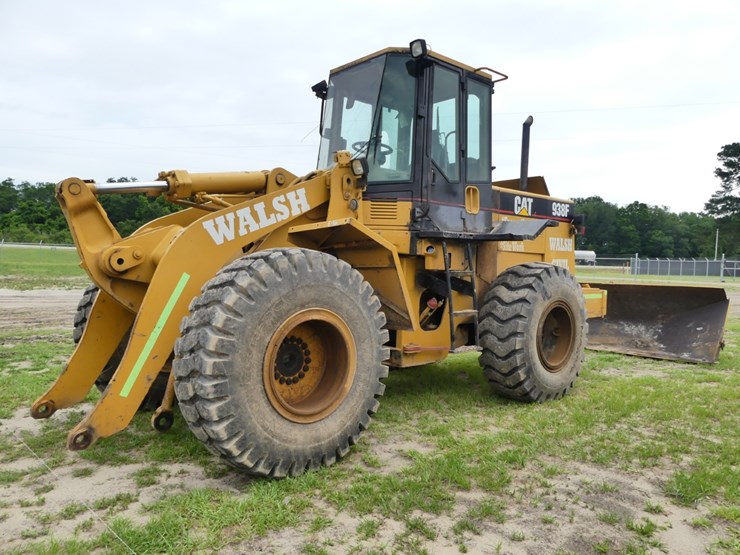 caterpillar-938f-image-1