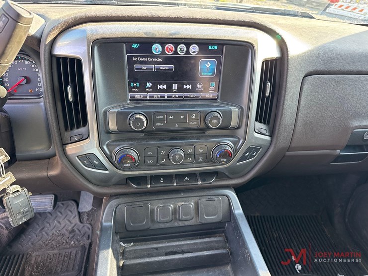 2017-chevrolet-1500-image-33
