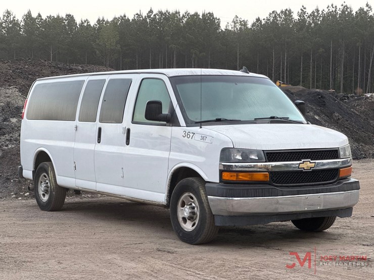 2018-chevrolet-3500-image-1