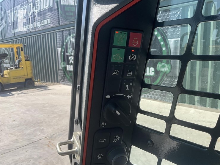 2020-bobcat-s76-image-15
