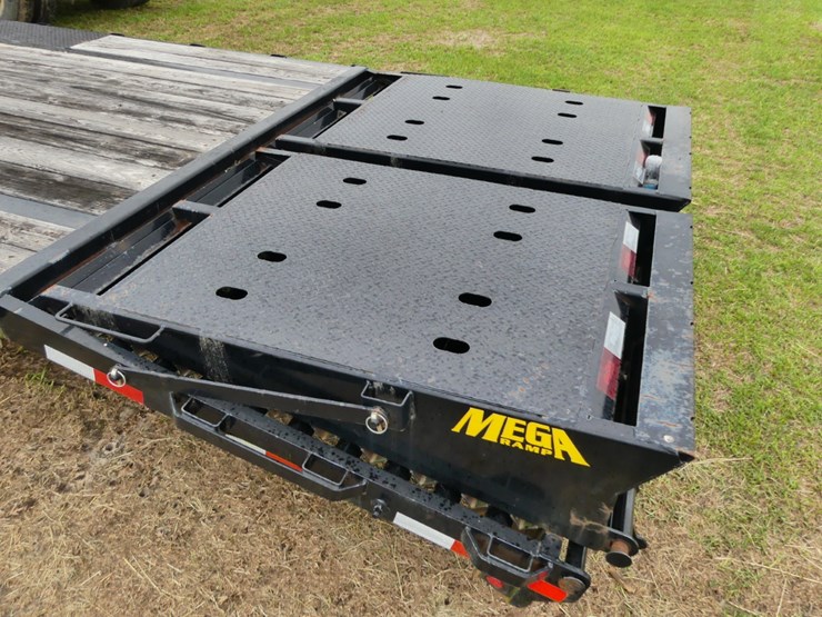 2023-big-tex-16gn-102''x40'-gooseneck-trailer-image-10