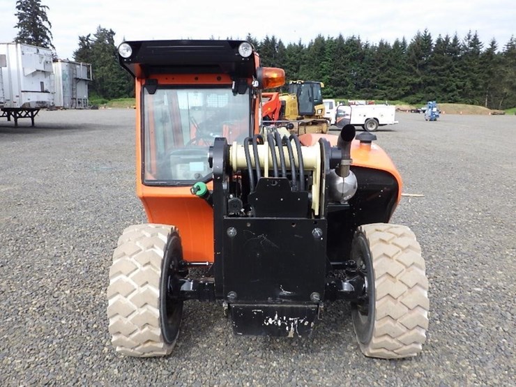 2017-jlg-g5-18a-image-6