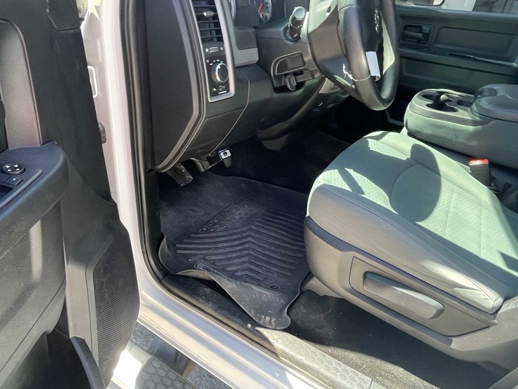 2016-dodge-2500-image-53