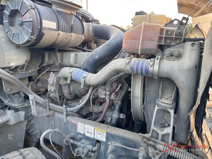 2017-mack-gu713-grantie-tri-axle-dump-truck-image-20