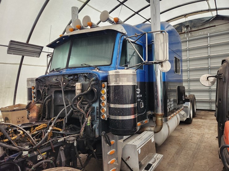 2004-peterbilt-379-image-23