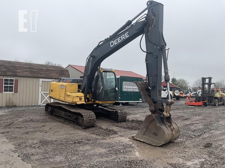 2011-deere-120d-image-6