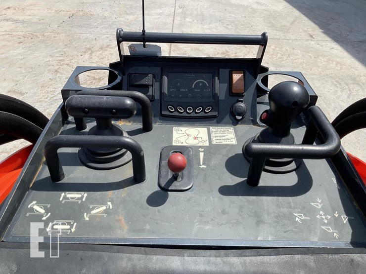 2024-kubota-scl1000-image-15