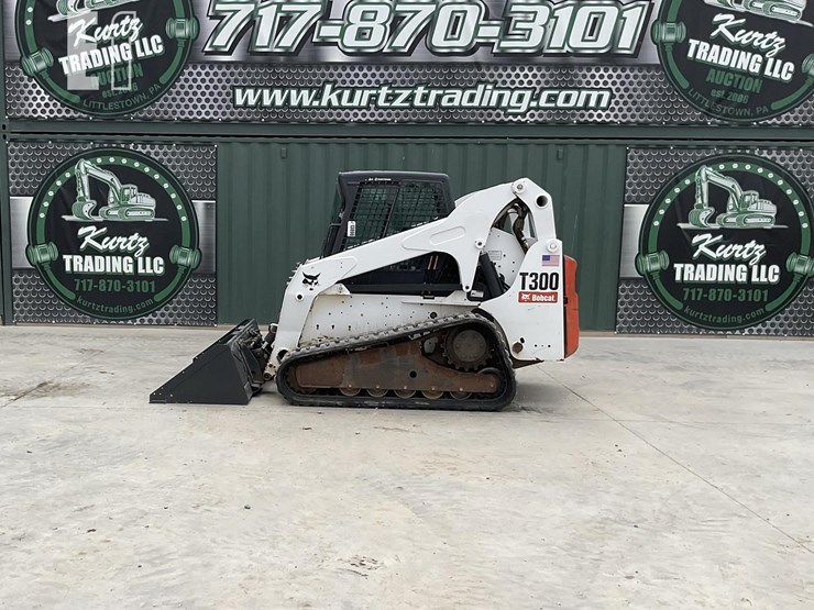 2010-bobcat-t300-image-1