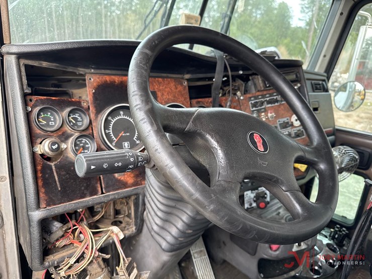 2005-kenworth-t800-image-23
