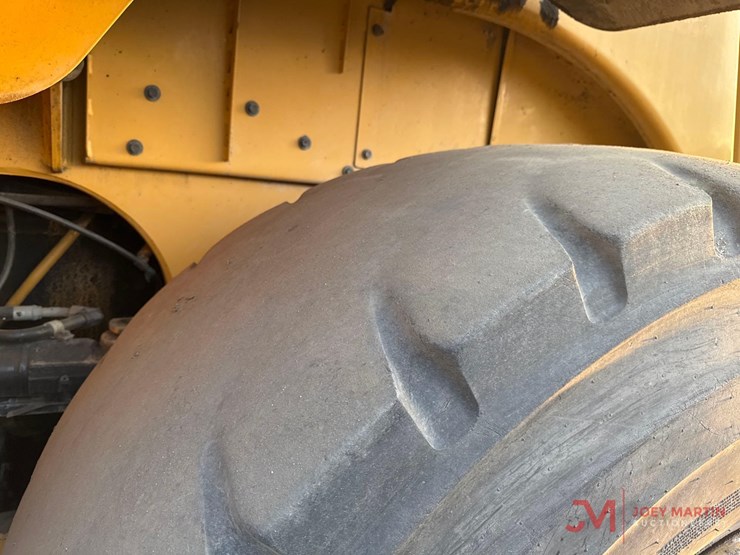 2015-caterpillar-972k-image-11