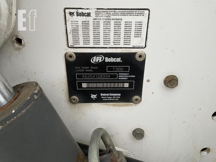2004-bobcat-t300-image-19