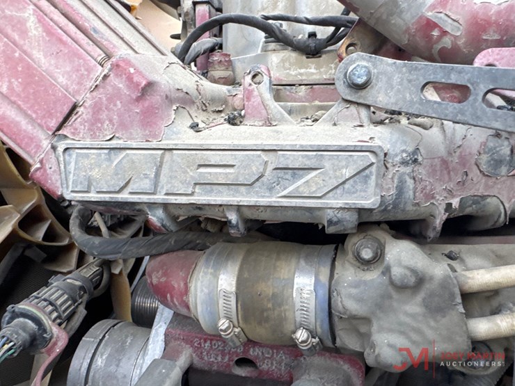 2016-mack-gu713-grantie-tri-axle-dump-truck-image-23
