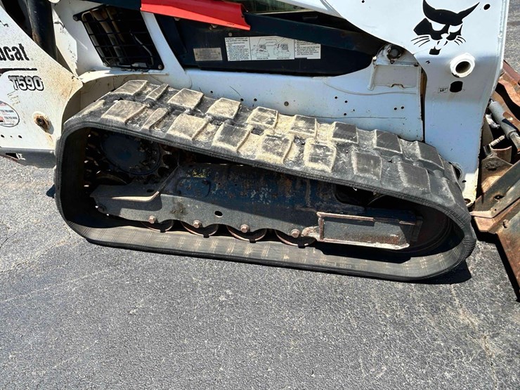 2019-bobcat-t590-image-10