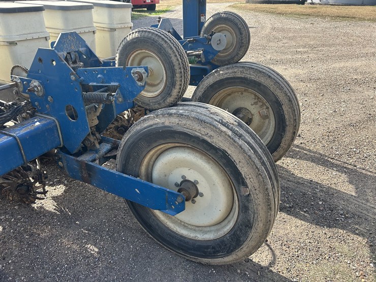 kinze-3700-image-9
