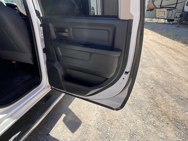 2016-dodge-2500-image-65