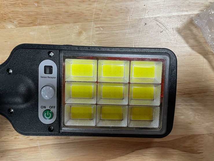 #2562-•-sensor-street-style-street-lamp-(cw)-image-2