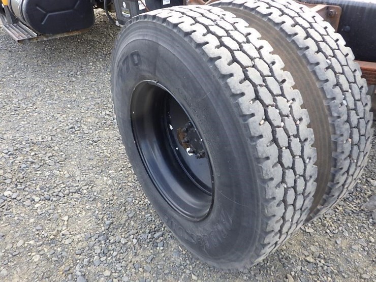 2009-ford-f650-image-17