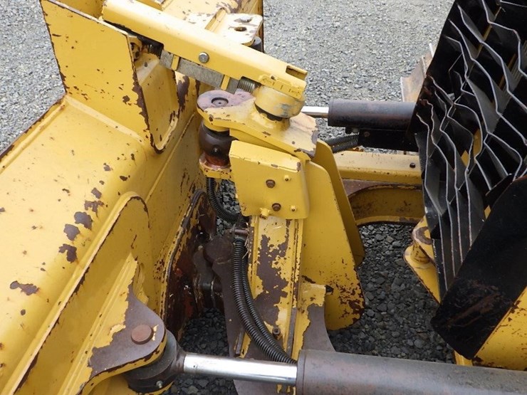 2015-caterpillar-d4k2-lgp-image-16