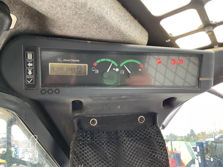 2022-deere-325g-image-17