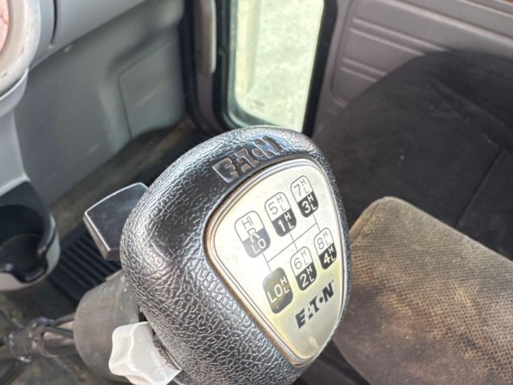 2007-peterbilt-379-image-26