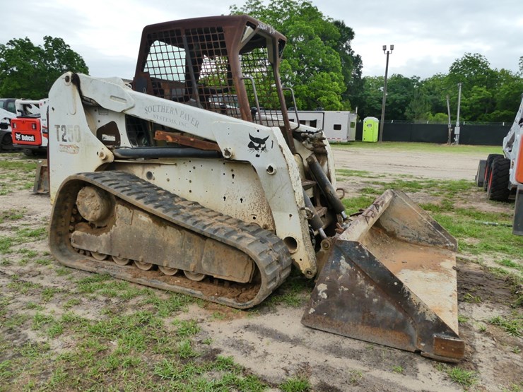 2007-bobcat-t250-image-2