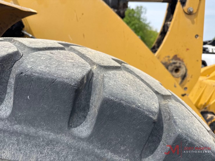 2013-caterpillar-950k-image-23