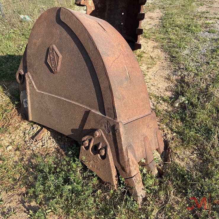 HENSLEY 24" EXCAVATOR TOOTH BUCKET W/ SIDE CUTTERS, 80MM PIN HOLE